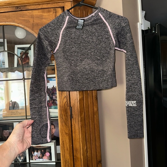 XS Victoria Secret PINK Top. MUST BE BUNDLED - Picture 6 of 10